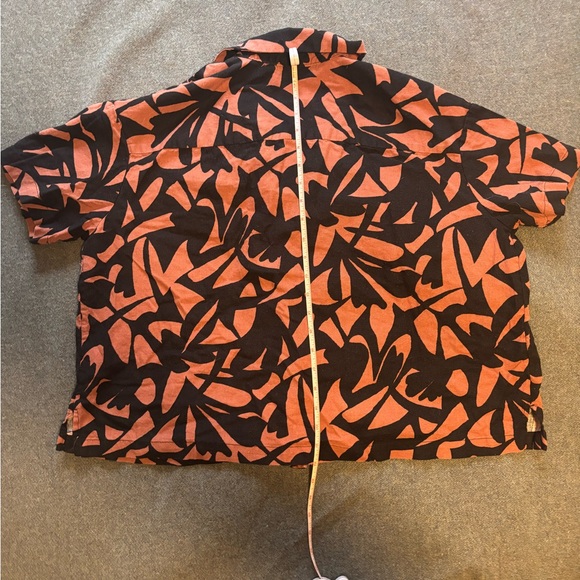 Linen Abstract Patterned Boxy Cropped Button-Up - Picture 2 of 7